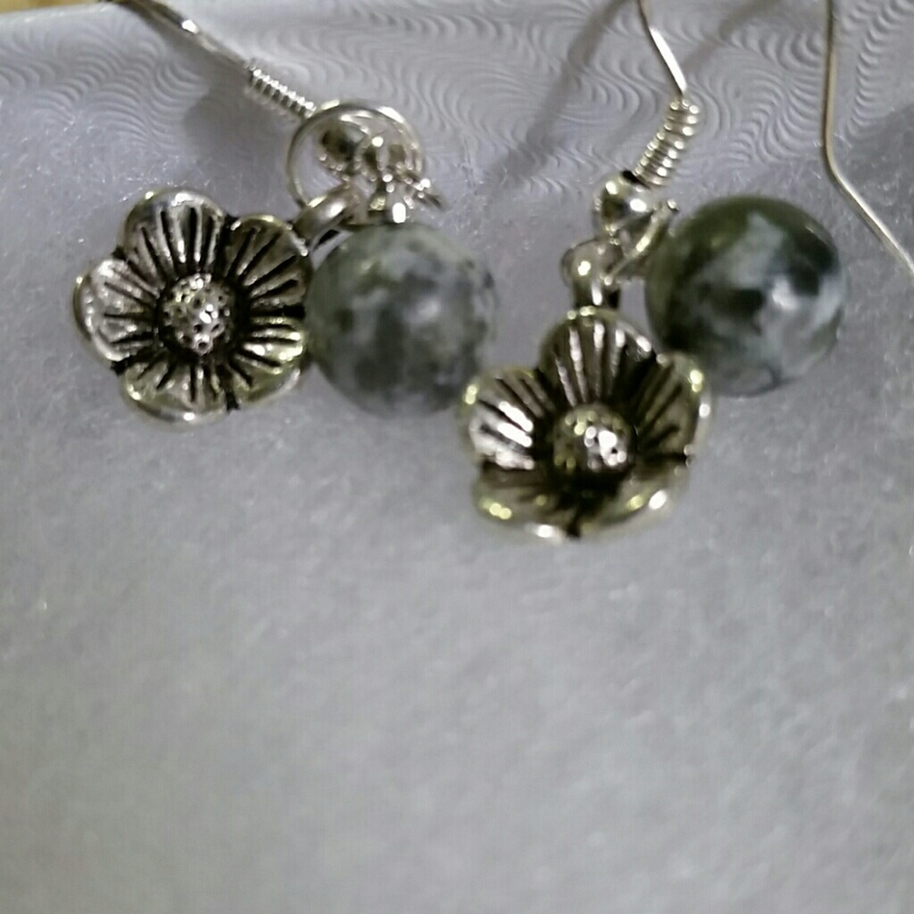 Stone&forget me not flower earrings